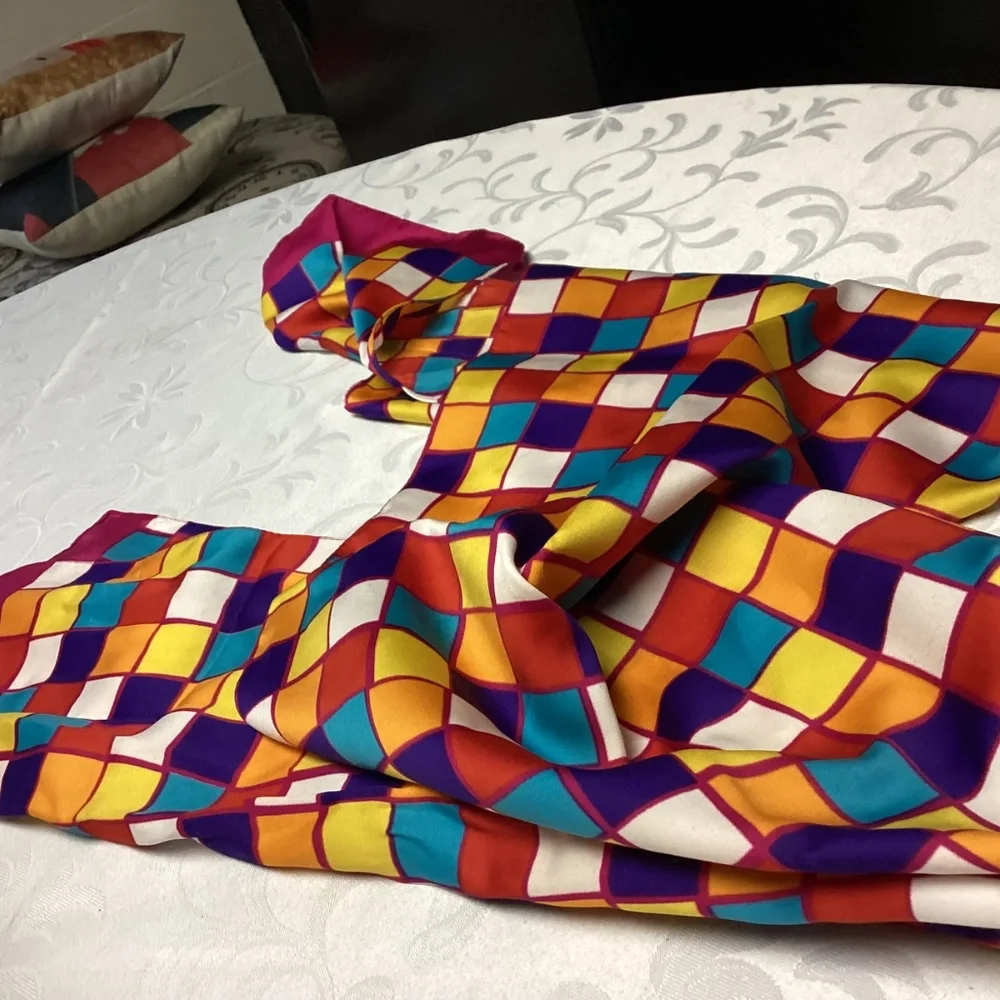 Color, BLOCK vintage scarf so cute - Picture 5 of 6